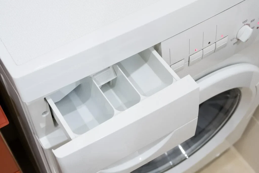 Warum braucht man 3 Fächer in der Waschmittelschublade der Waschmaschine: Warum ist es wichtig, sie nicht zu verwechseln? Warum braucht man 3 Fächer in der Waschmittelschublade der Waschmaschine: Warum ist es wichtig, sie nicht zu verwechseln?