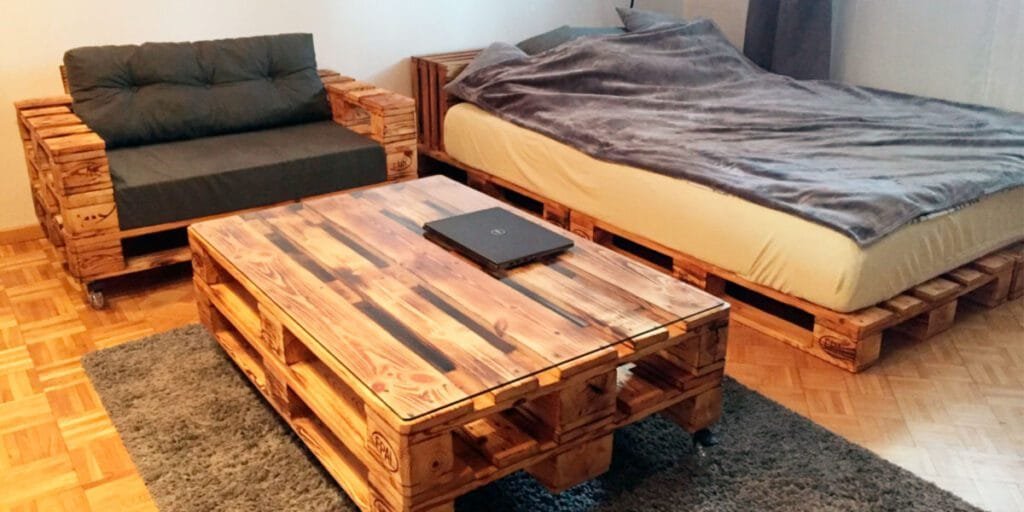 5 ungewöhnliche Ideen für die Verwendung von Paletten: nützlich zu Hause und auf dem Lande 5 ungewöhnliche Ideen für die Verwendung von Paletten: nützlich zu Hause und auf dem Lande