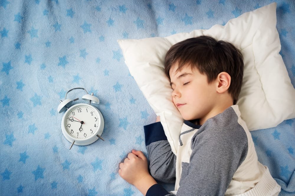 Wie viele Stunden Schlaf ein Kind braucht: Das hängt vom Alter ab Wie viele Stunden Schlaf ein Kind braucht: Das hängt vom Alter ab